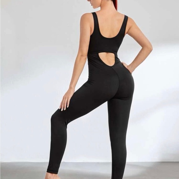 Jumpsuit Sport backless - Picture 7 of 9